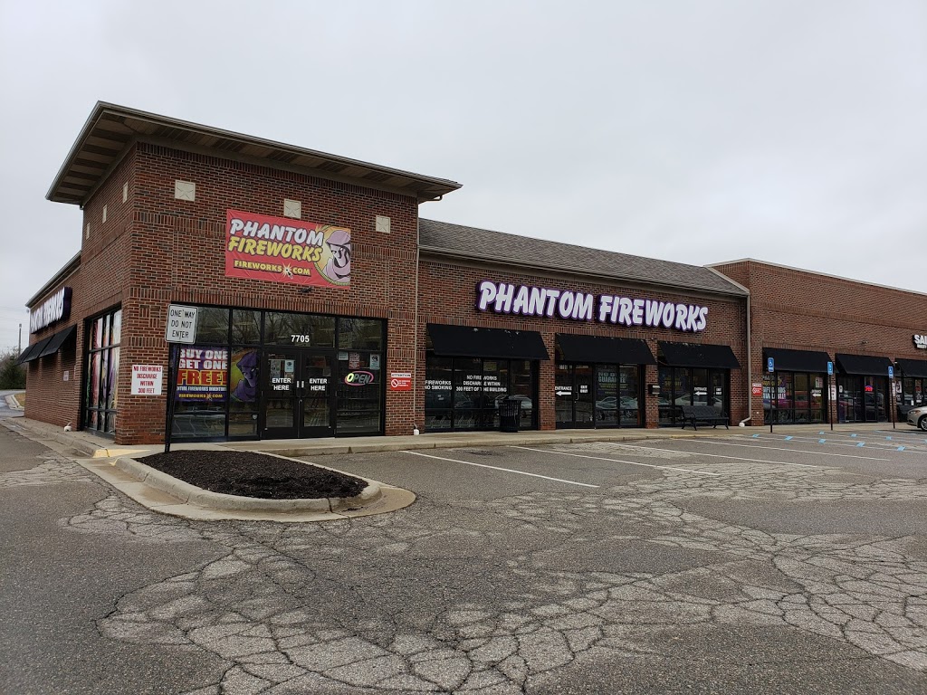 Phantom Fireworks of Taylor | 7705 Telegraph Rd, Taylor, MI 48180 | Phone: (313) 292-3460