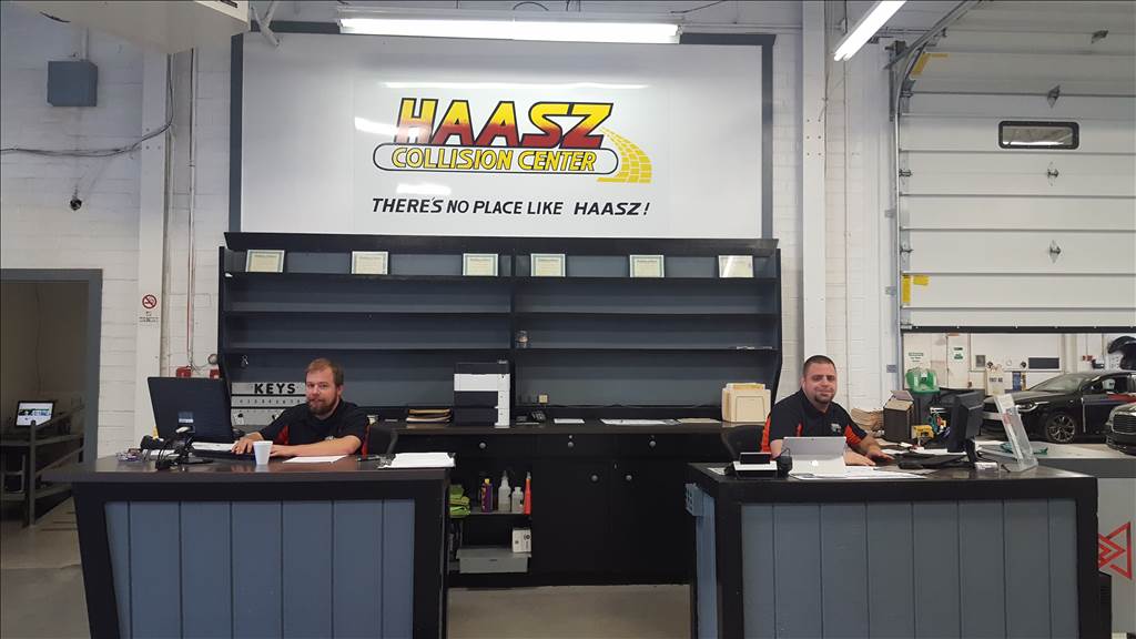 Haasz Collision Center | 1345 E Main St, Ravenna, OH 44266, USA | Phone: (330) 235-8275