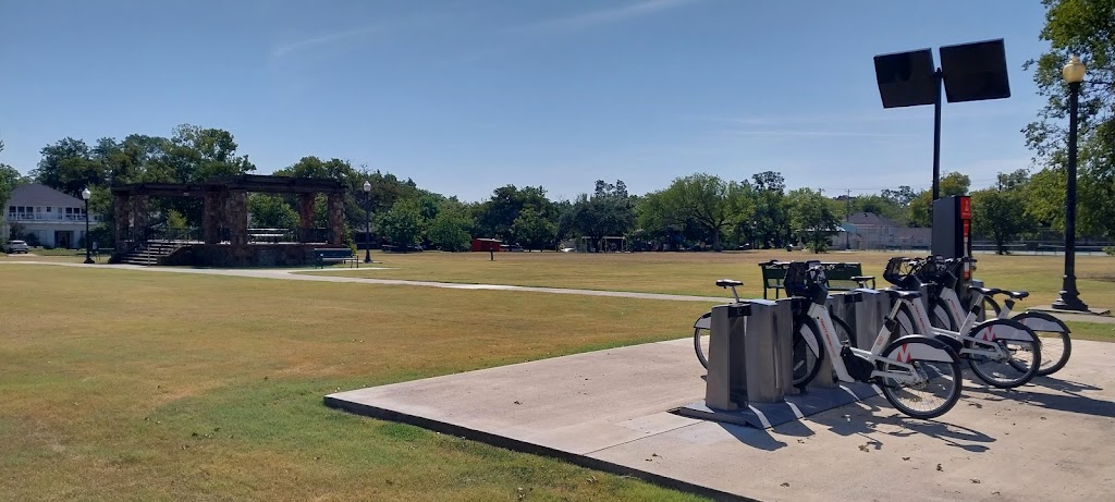 Capps Park | 907 W Berry St, Fort Worth, TX 76110, USA | Phone: (817) 392-5700