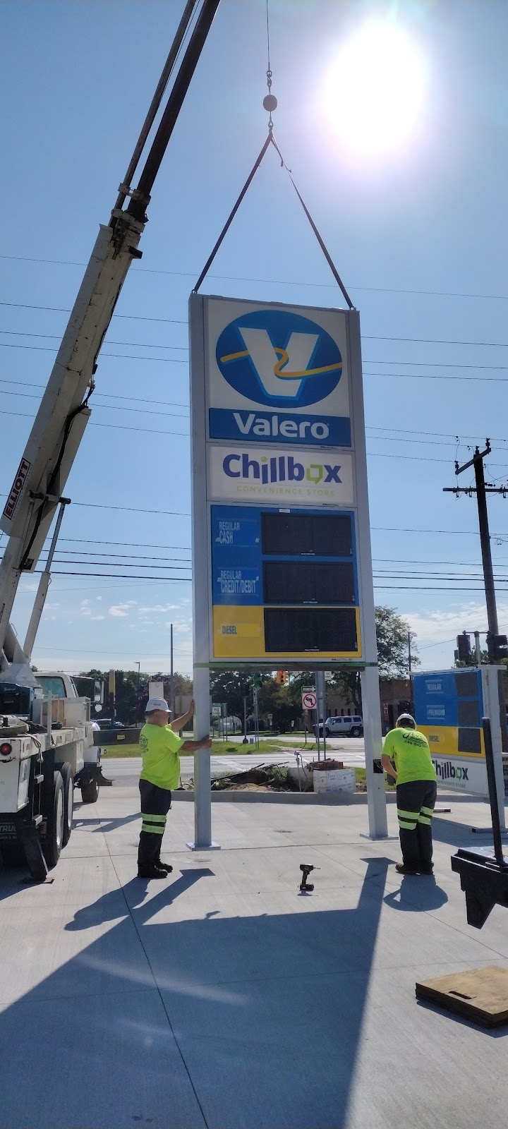 Valero | 6425 N Telegraph Rd, Dearborn Heights, MI 48127, USA | Phone: (210) 345-2000