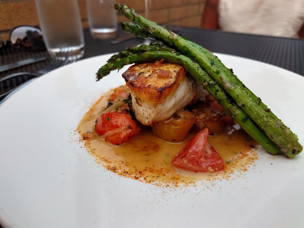 Avanti Restaurant & Bar | 2000 8th Ave F, West Linn, OR 97068, USA | Phone: (503) 826-5631