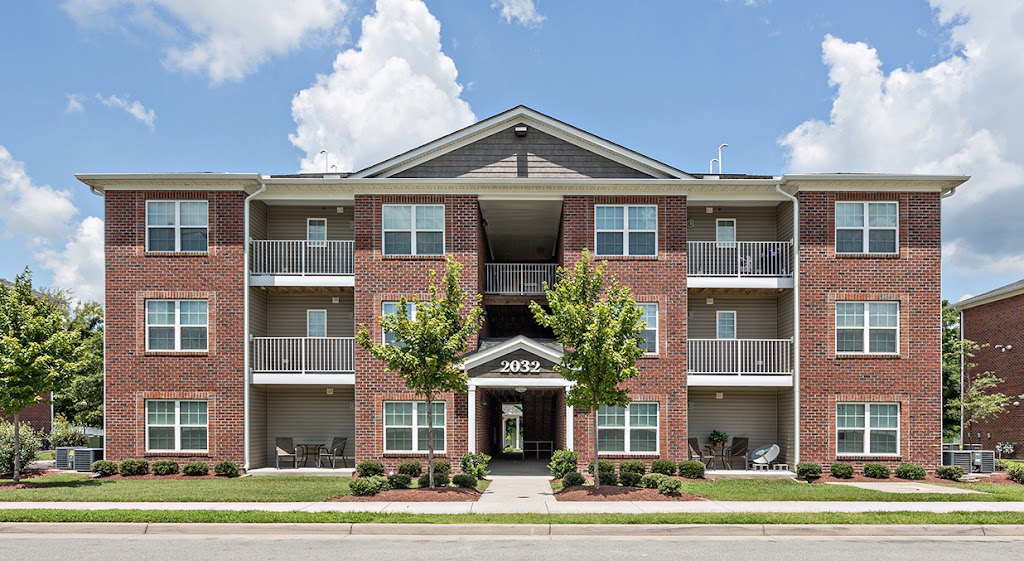 The Residences at October Apartment | 2008 Freeney Ave, Suffolk, VA 23434, USA | Phone: (757) 935-5212