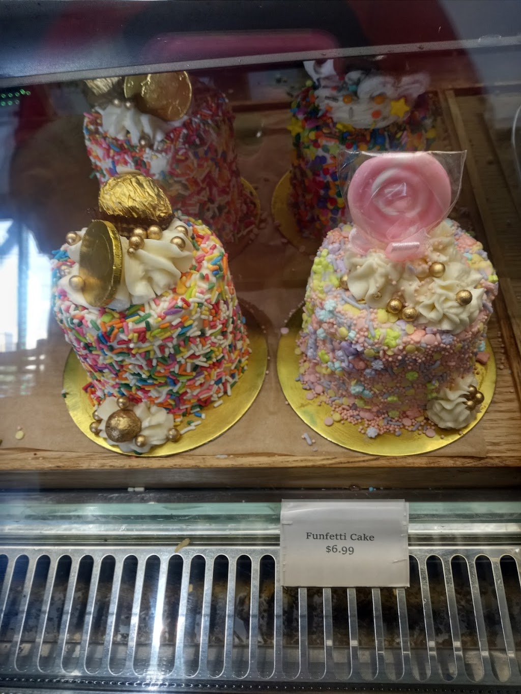 El Mana Pastry Shop | 9311 Slauson Ave, Pico Rivera, CA 90660, USA | Phone: (562) 641-9097