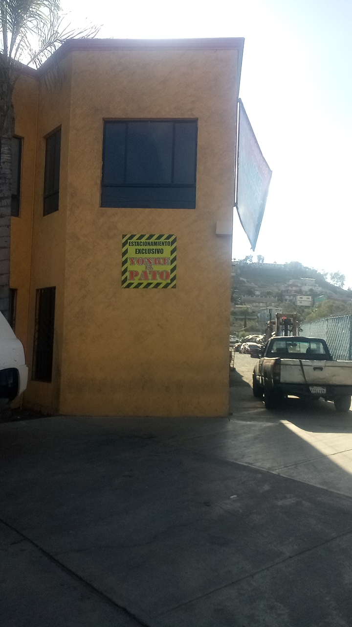 Yonke El Patos | Blvd. Diaz Ordaz 318-P-122, Guanajuato, 22117 Tijuana, B.C., Mexico | Phone: 664 103 6271