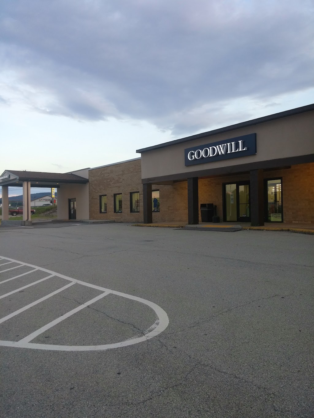 Goodwill Retail Store | 1025 Latrobe 30 Plaza suite 119, Latrobe, PA 15650, USA | Phone: (724) 539-8025