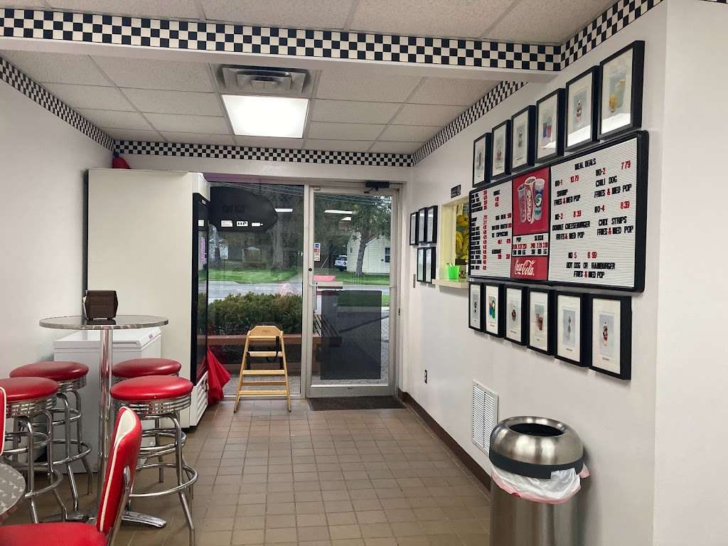 Mickeys Dairy Twist | 703 W Michigan Ave, Saline, MI 48176, USA | Phone: (734) 429-4450