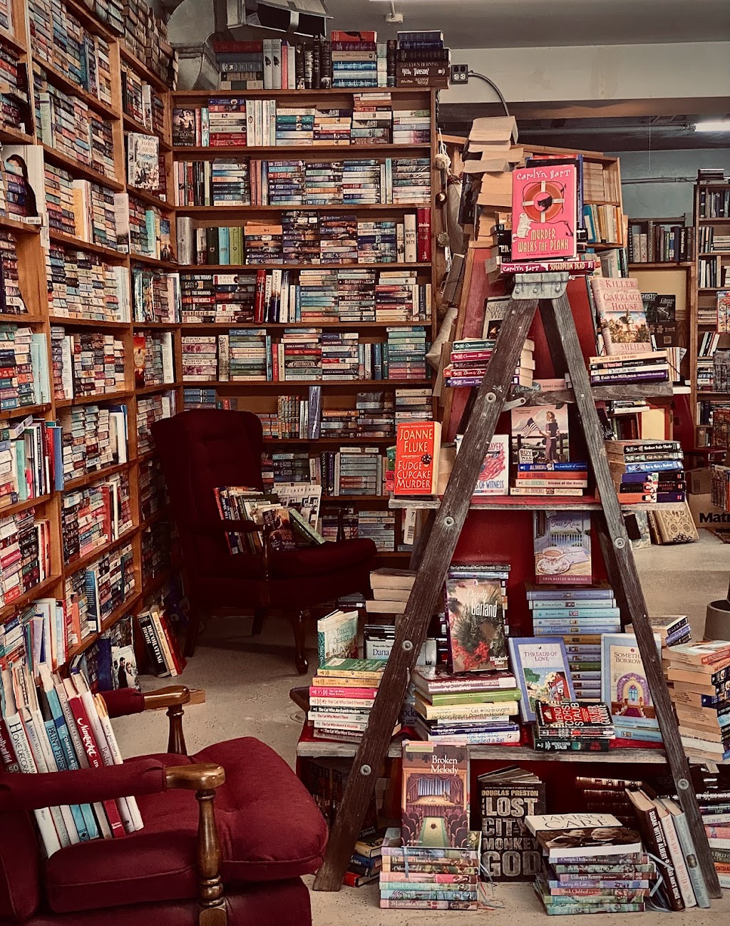 Dorries Booktique | 5551 Fulton Dr NW, Canton, OH 44718, USA | Phone: (330) 494-2130