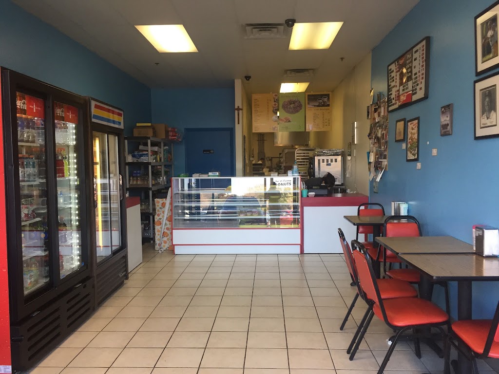 Hot & Creamy Donuts | 301 Trophy Lake Dr #108, Roanoke, TX 76262 | Phone: (817) 567-3032