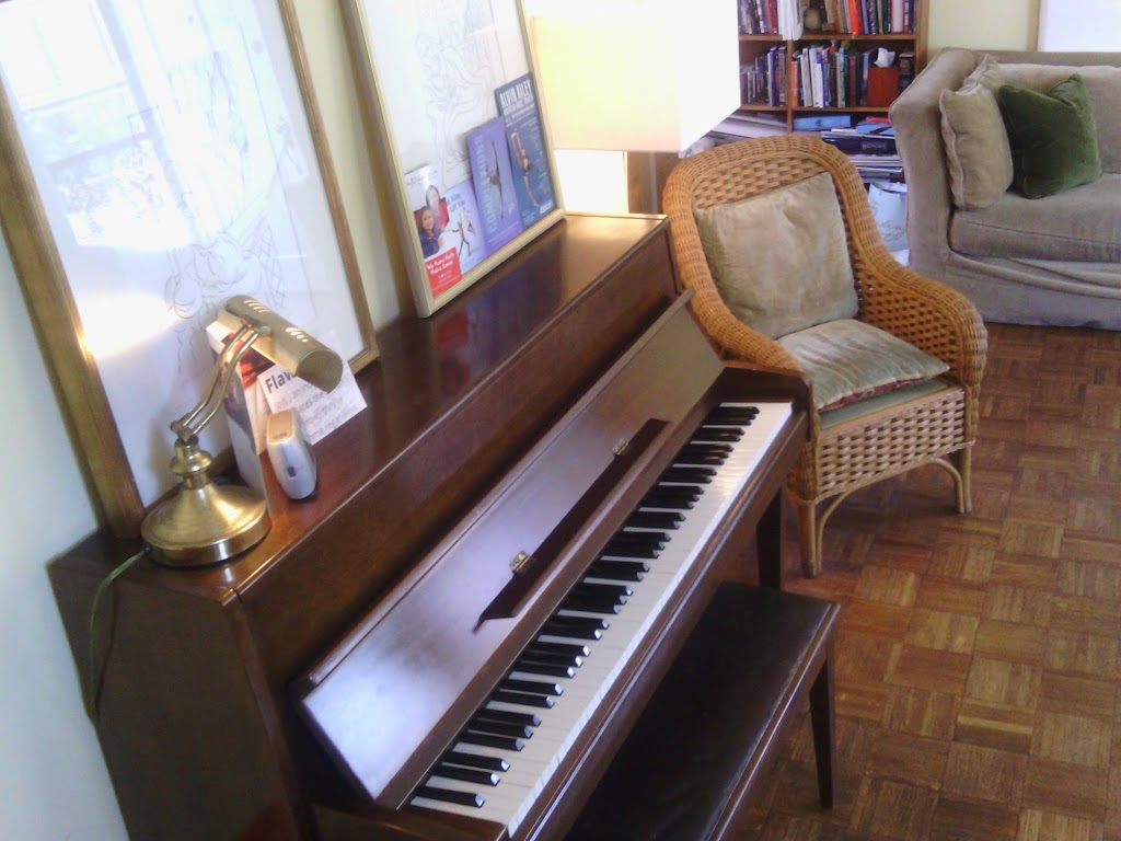 Studio Piano Play | 4111 Wade St apt d, Los Angeles, CA 90066, USA | Phone: (310) 597-7277