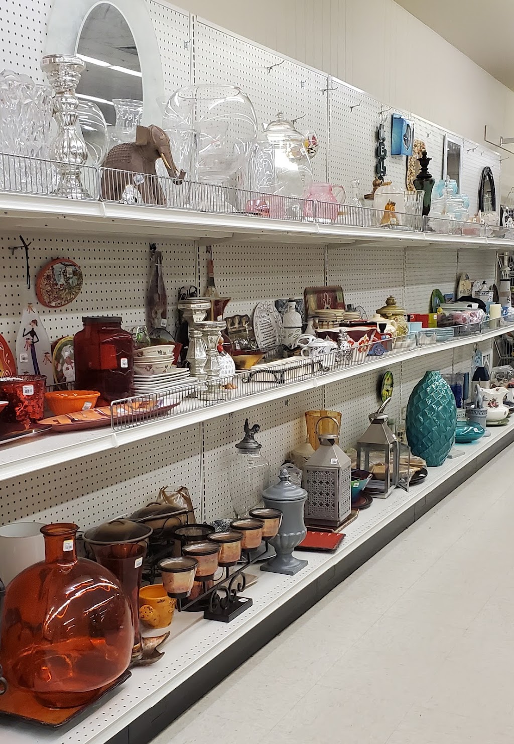 Maple Valley Goodwill | 27077 Maple Valley Black Diamond Rd SE, Maple Valley, WA 98038, USA | Phone: (425) 433-1566