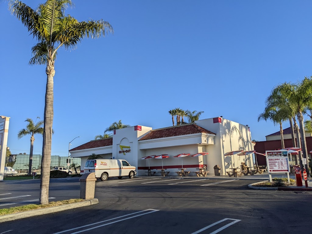 In-N-Out Burger | 2010 Hacienda Dr, Vista, CA 92081, USA | Phone: (800) 786-1000