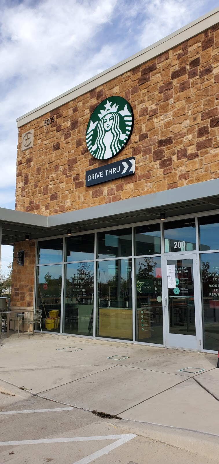 Starbucks | 5009 W Sublett Rd Ste 200, Arlington, TX 76017 | Phone: (682) 347-7127