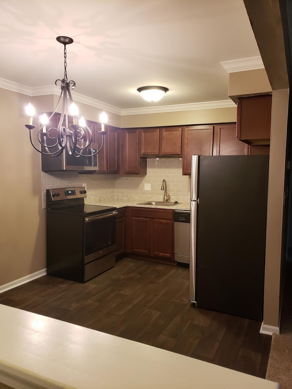 Kings Forest Apartments | 19370 Fort St, Riverview, MI 48193, USA | Phone: (734) 479-1050