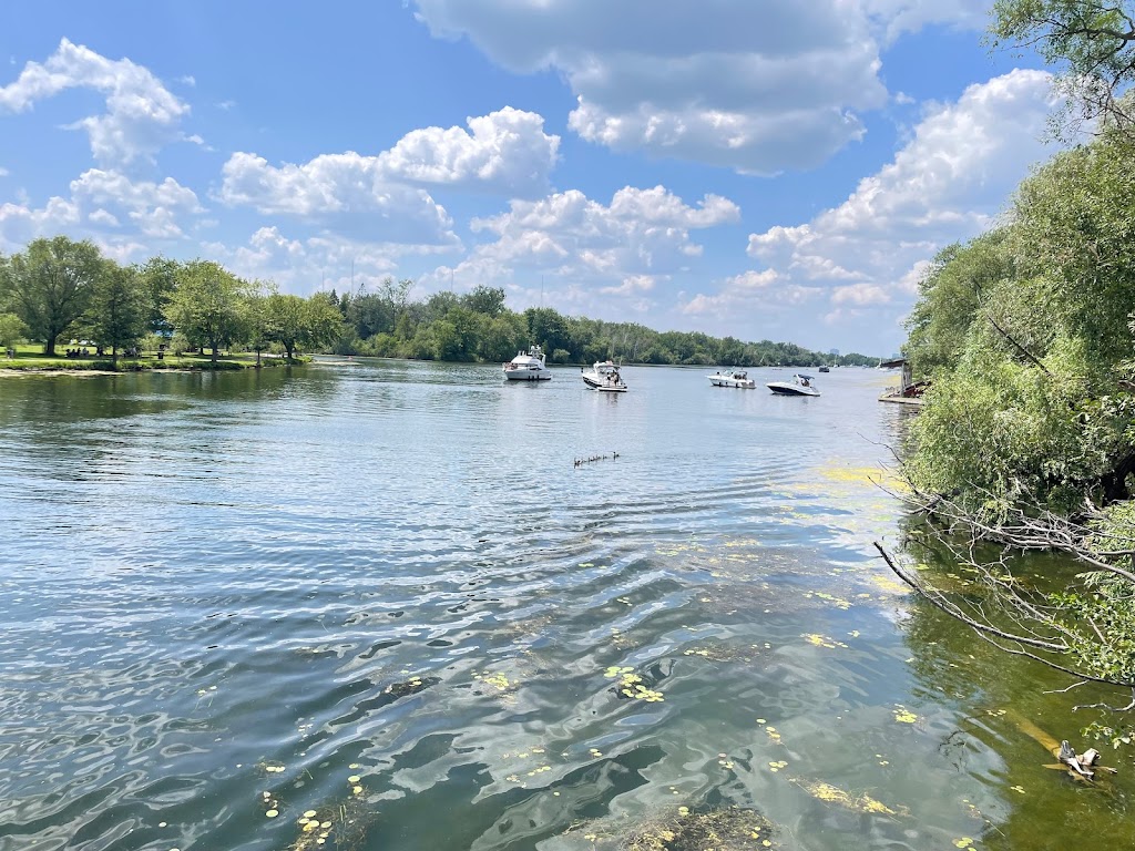 Toronto Island Tram Tour | 17 Avenue of the Island, Toronto, ON M5J, Canada | Phone: (416) 392-8192