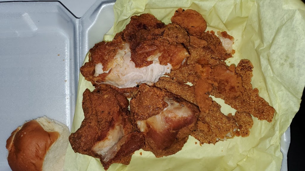 Louisiana Famous Fried Chicken & Seafood | 2605 Main St, La Marque, TX 77568, USA | Phone: (409) 359-3228