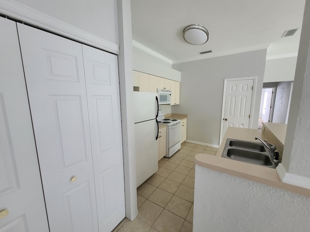 Waters Edge Apartments | 3625 New Jersey Rd, Lakeland, FL 33803, USA | Phone: (863) 474-9593