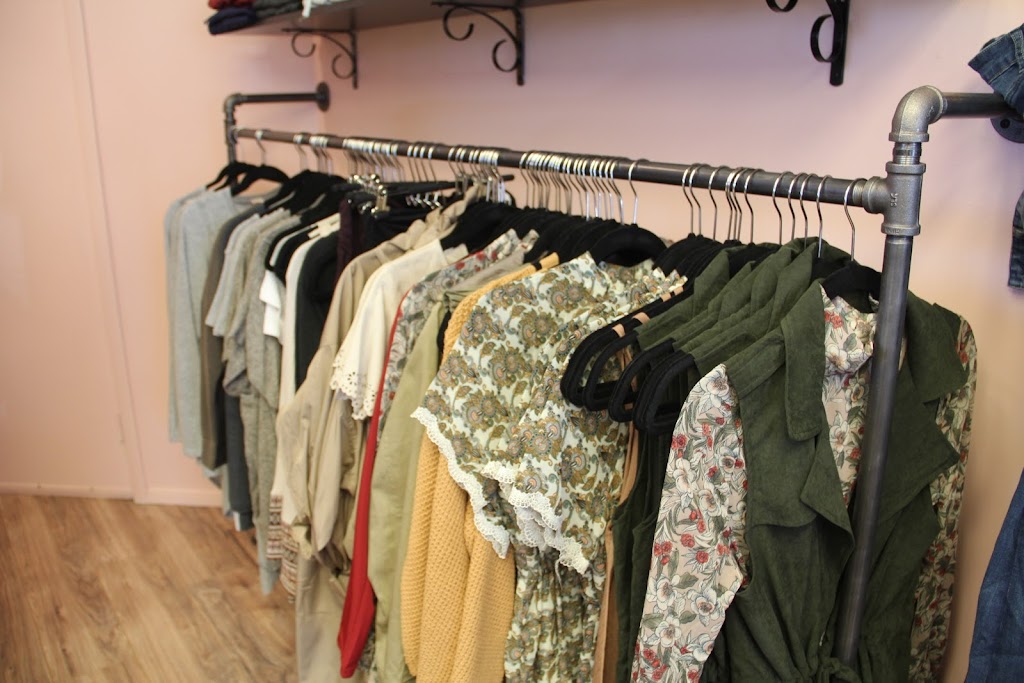 La Benes Clothesline | 122 Broadway, Malverne, NY 11565, USA | Phone: (516) 792-1343