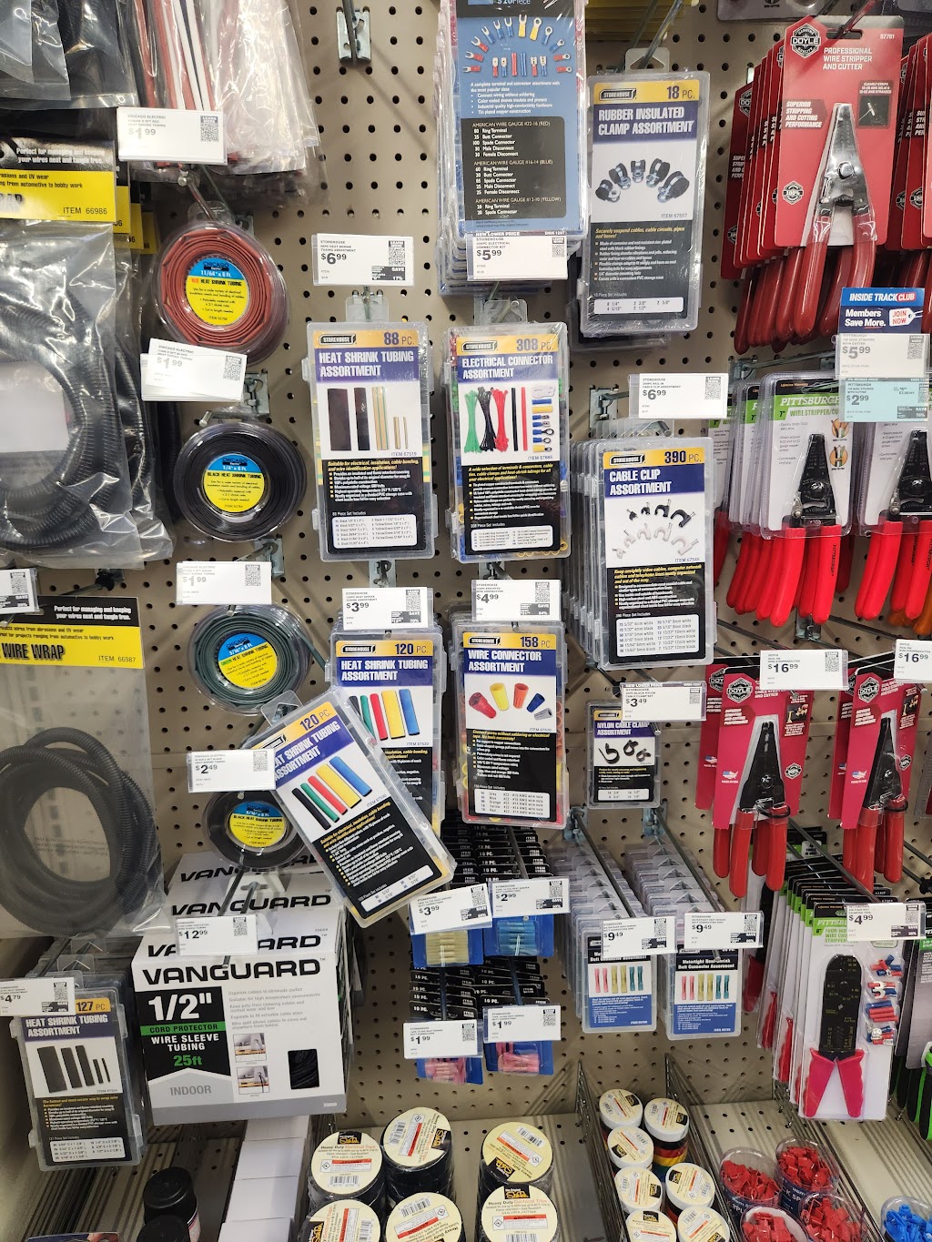 Harbor Freight Tools | 1225 SW Wilshire Blvd, Burleson, TX 76028, USA | Phone: (817) 539-6661