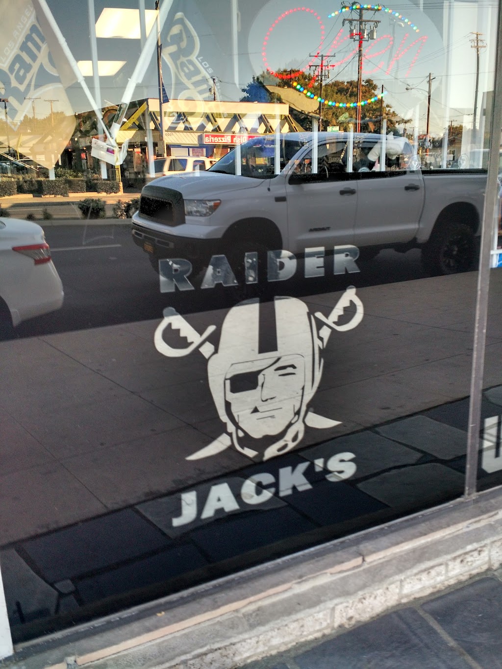 LA Jacks | 13208 Whittier Blvd, Whittier, CA 90602, USA | Phone: (562) 464-0106