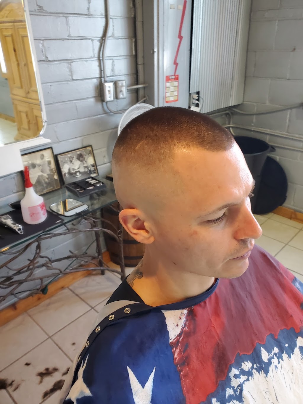 The Shop, Premium Barber Services | 568 Lake St N, Forest Lake, MN 55025, USA | Phone: (651) 329-0360