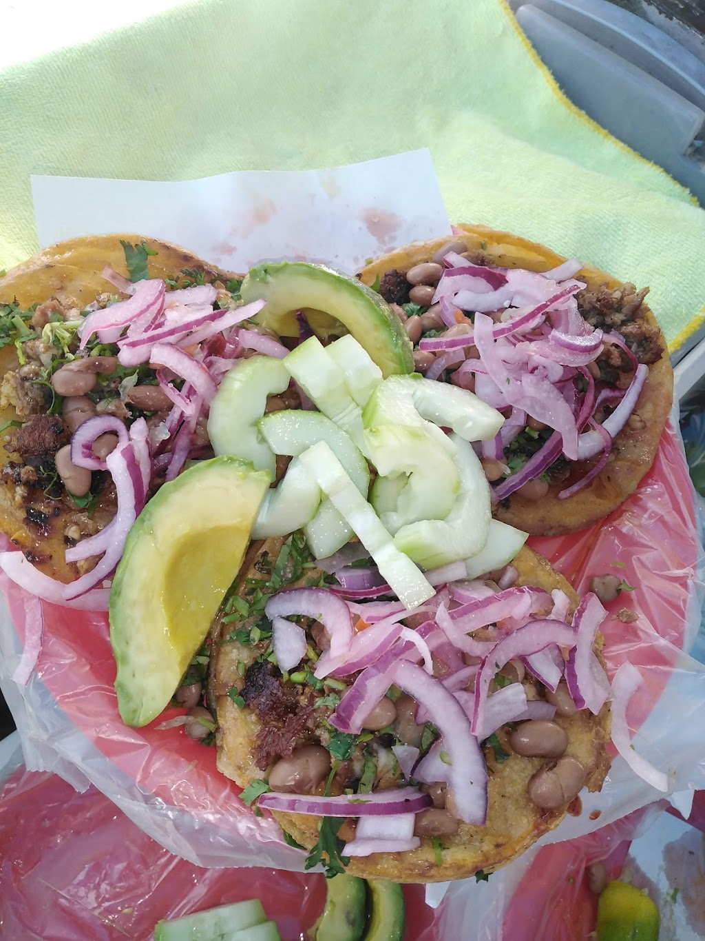 Tacos de birria El Charro | Blvr. Altiplano, Altiplano, 22204 Tijuana, B.C., Mexico | Phone: 664 356 7463