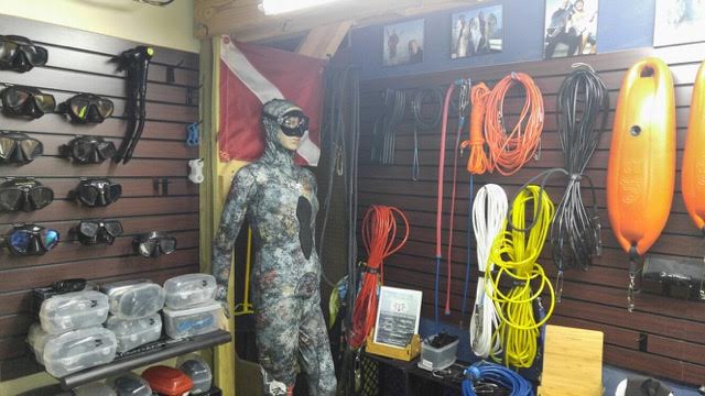 Neptonics Spearfishing Tampa, Florida | 7610 Industrial Ln #8h, Tampa, FL 33637, USA | Phone: (813) 867-3250