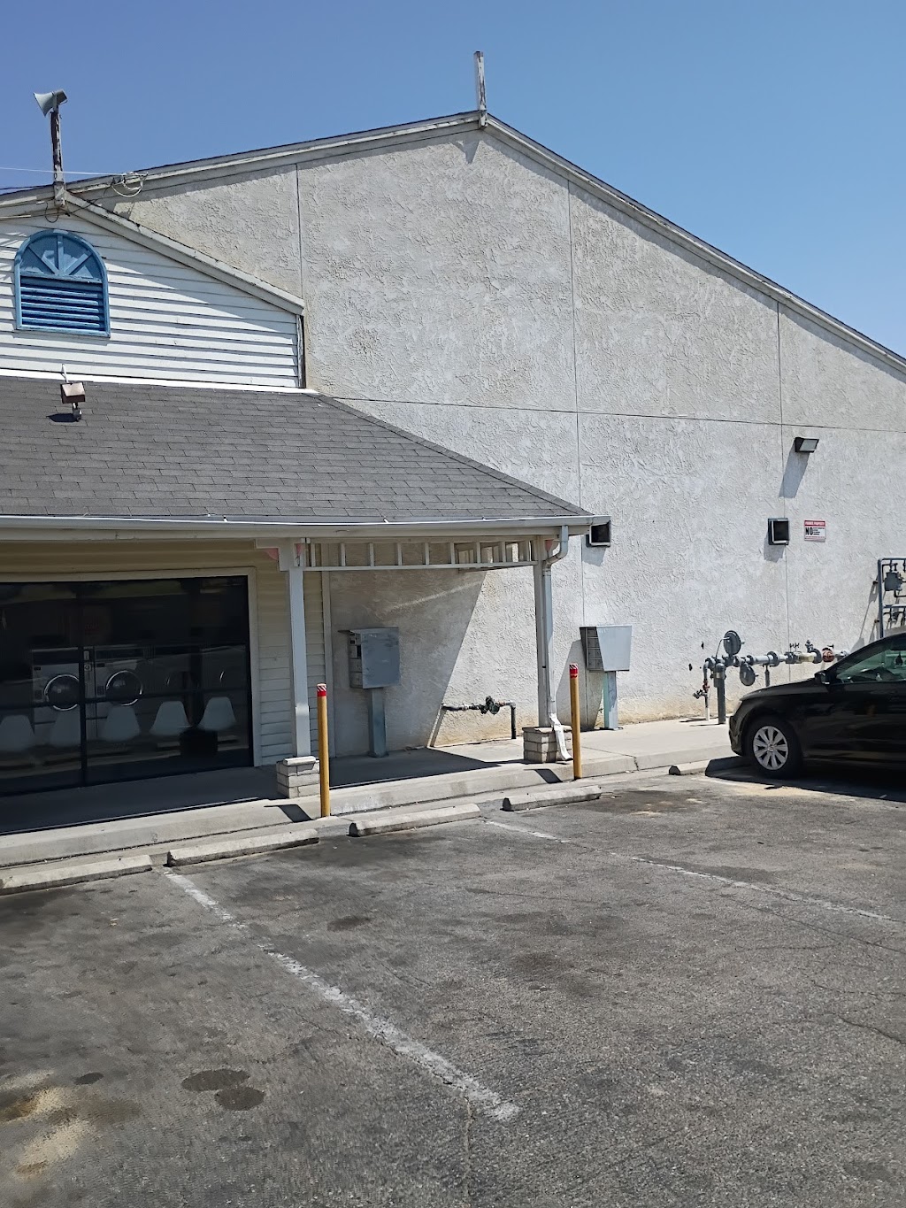 Atriano’s Cleaners | 1107 Kern St, Taft, CA 93268, USA | Phone: (661) 763-5309