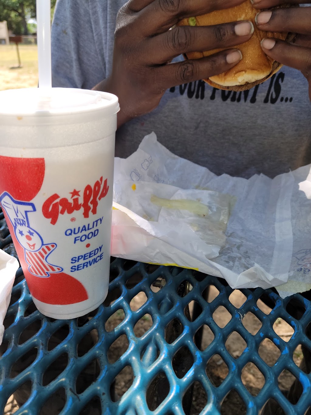 Griffs Hamburgers | 4224 E Lancaster Ave, Fort Worth, TX 76103, USA | Phone: (817) 534-8222