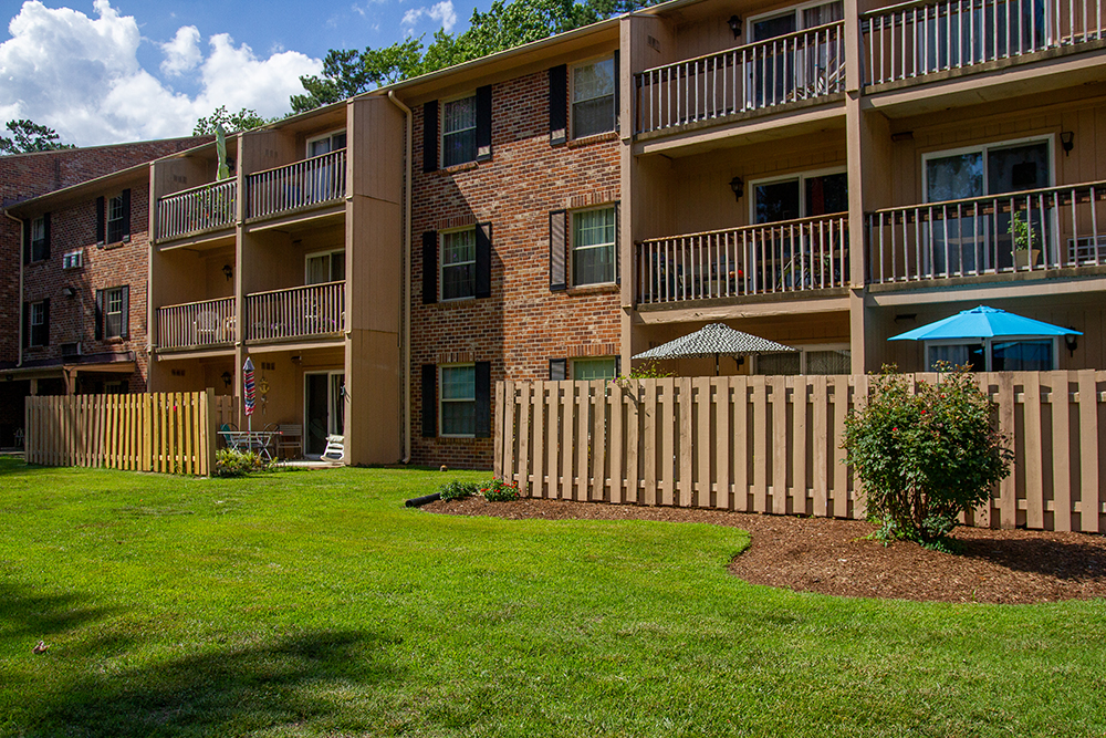 Cambridge Square Apartments of Chesapeake | 704 Gainsborough Ct, Chesapeake, VA 23320, USA | Phone: (757) 547-7119