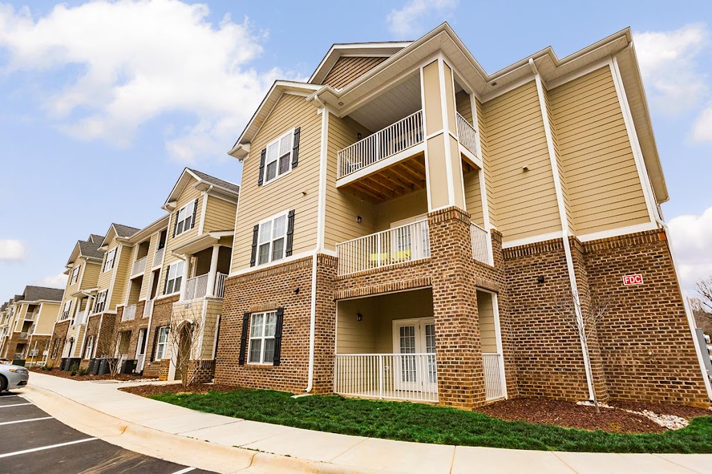 Alexander Pointe Apartments | 102 Village Dr, Mebane, NC 27302, USA | Phone: (336) 656-2022