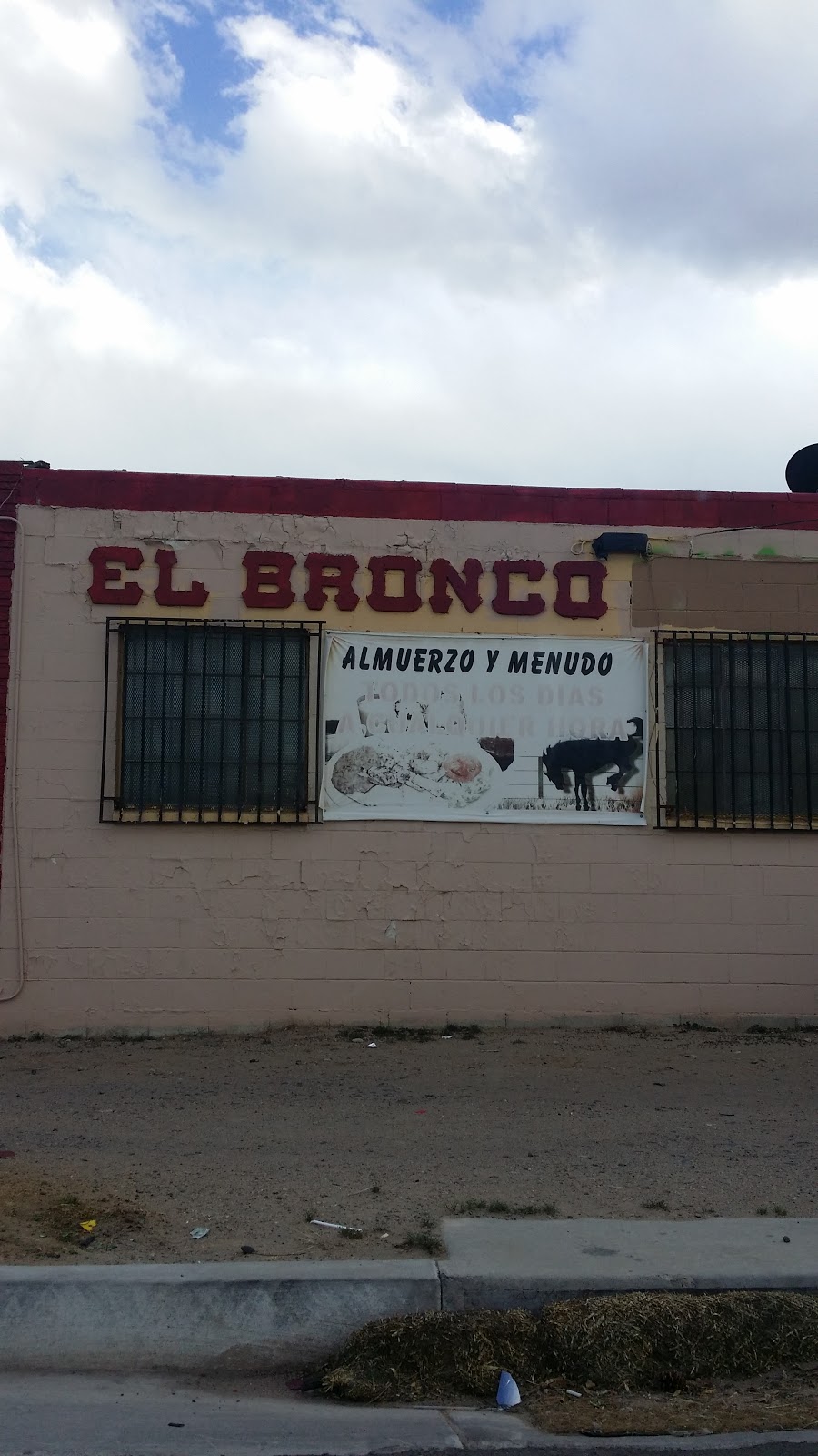 El Bronco | 301 Old Coors Dr SW, Albuquerque, NM 87121, USA | Phone: (505) 836-2711