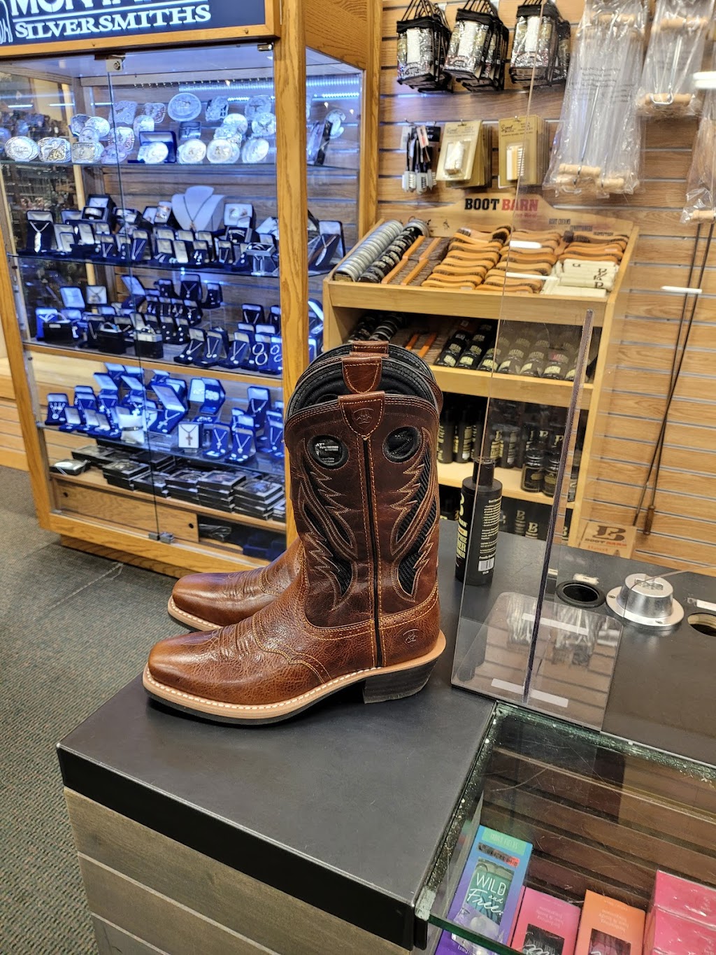 Boot Barn | 1108 NW Frontage Rd, Troutdale, OR 97060, USA | Phone: (503) 491-4825