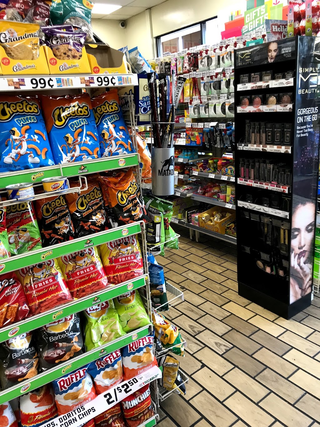 7-Eleven | 902 W 1st St, Santa Ana, CA 92703, USA | Phone: (714) 542-1292