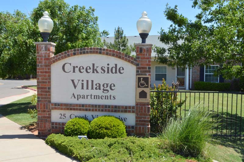 Creekside Village Apartments | 25 Creek View Dr, Edmond, OK 73003, USA | Phone: (405) 715-9007