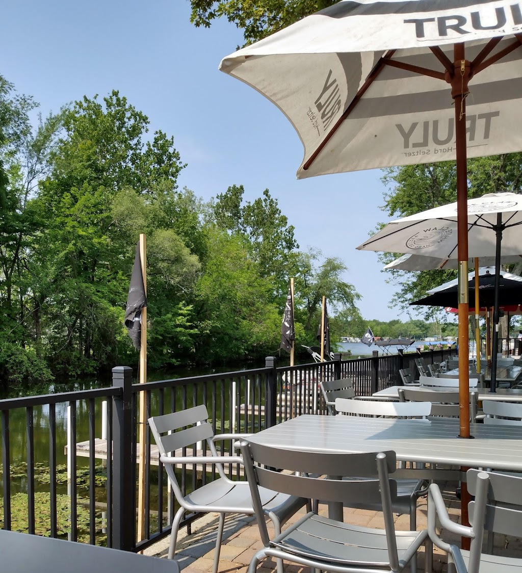 Lakelife Bar & Grill | 3687 N Barbee Rd, Warsaw, IN 46582, USA | Phone: (574) 244-2100