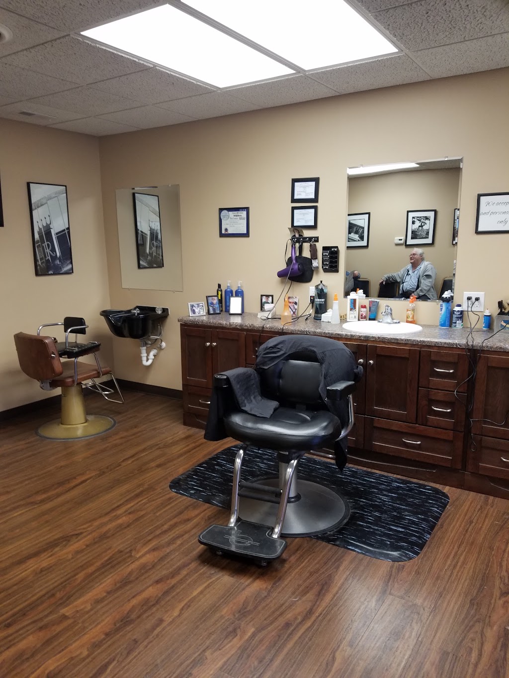 Hombre Barber Shop | 4118 NE Vivion Rd, Kansas City, MO 64119, USA | Phone: (816) 452-2260