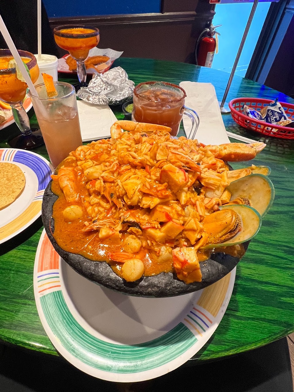 Mariscos Miramar | 31 North Ave, Villa Park, IL 60181, USA | Phone: (630) 359-3416