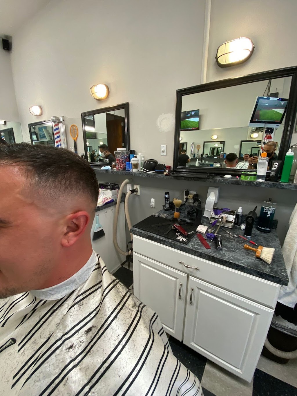 Burlingame Barber Shop | 1012 Oak Grove Ave, Burlingame, CA 94010, USA | Phone: (650) 342-1602