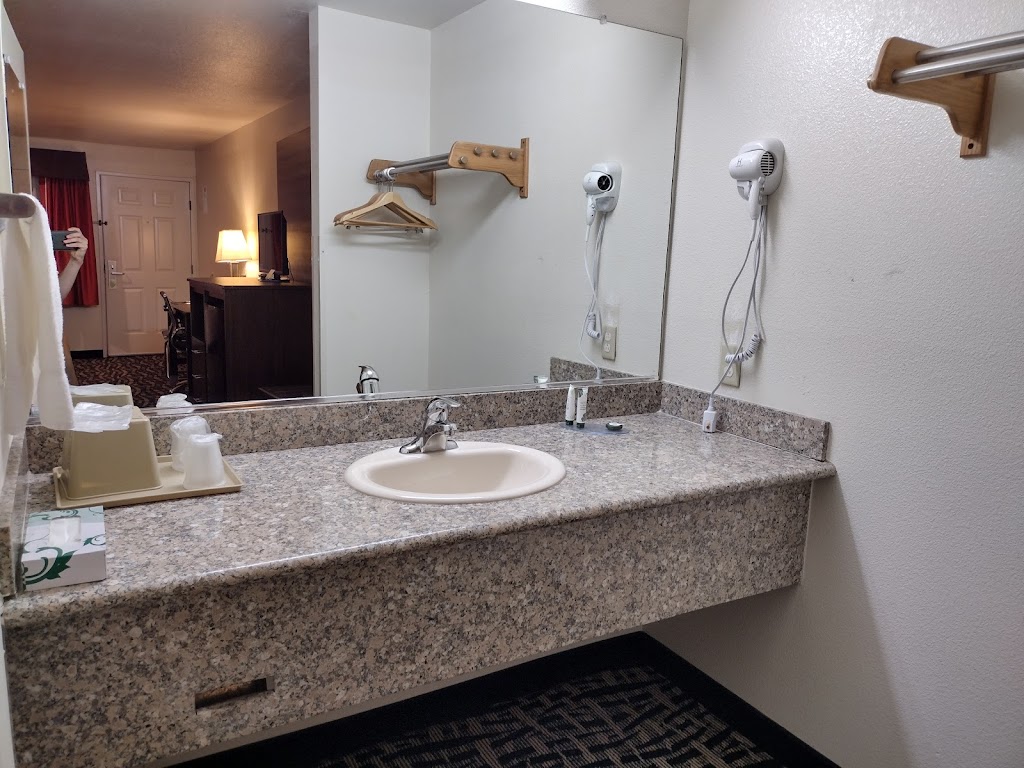 EXECUTIVE INN | 7100 McCracken Rd, Westley, CA 95387 | Phone: (209) 894-3900