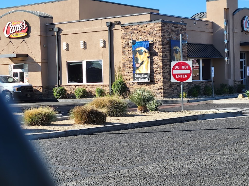 Raising Canes Chicken Fingers | 2715 W Peoria Ave, Phoenix, AZ 85029, USA | Phone: (602) 795-3550