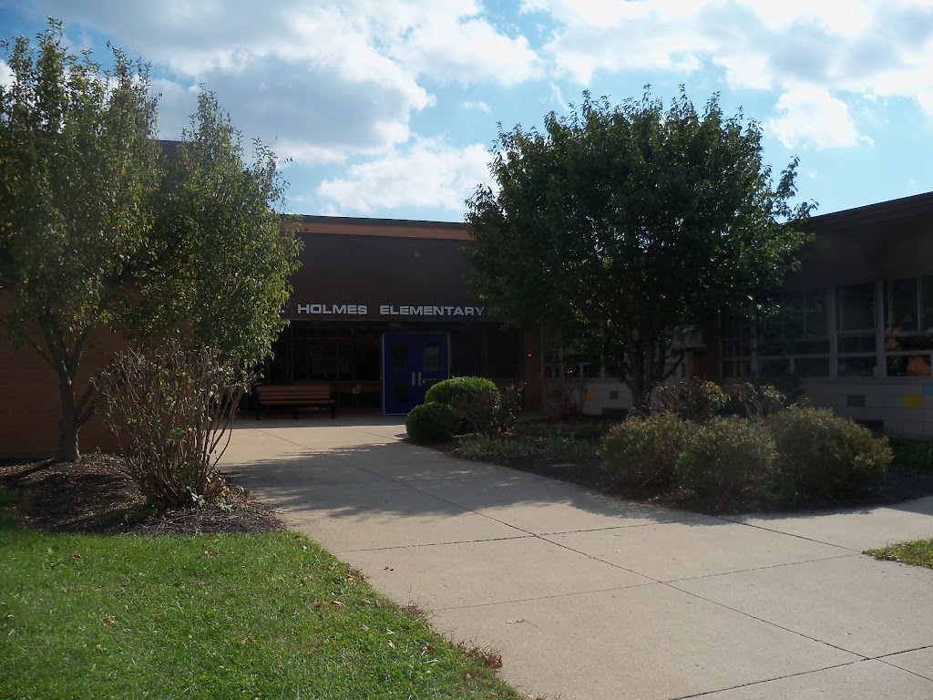 Roy E Holmes Elementary School | 1350 W Truesdell St, Wilmington, OH 45177, USA | Phone: (937) 382-2750