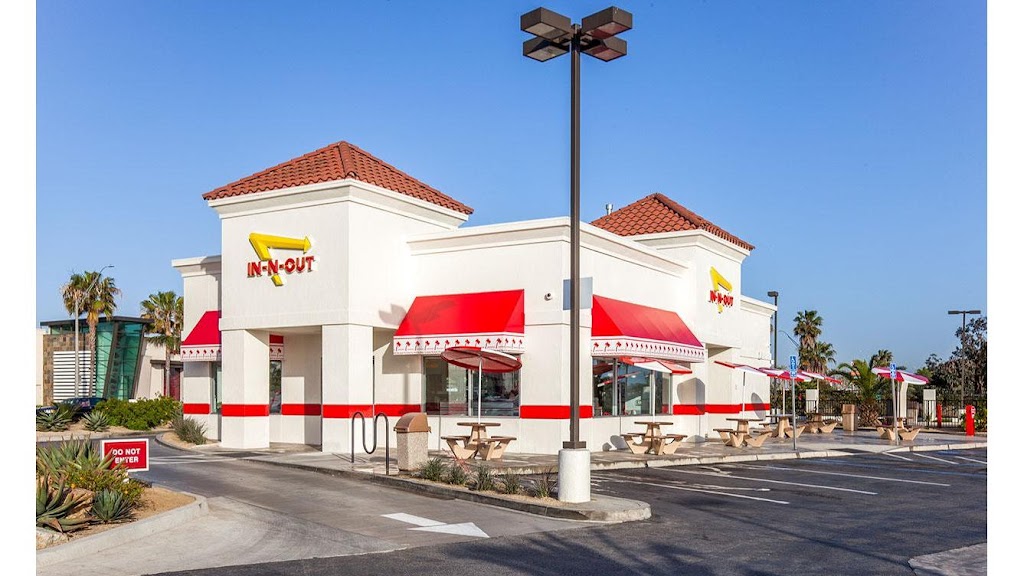 In-N-Out Burger | 6391 Pacific Coast Hwy, Long Beach, CA 90803, USA | Phone: (800) 786-1000