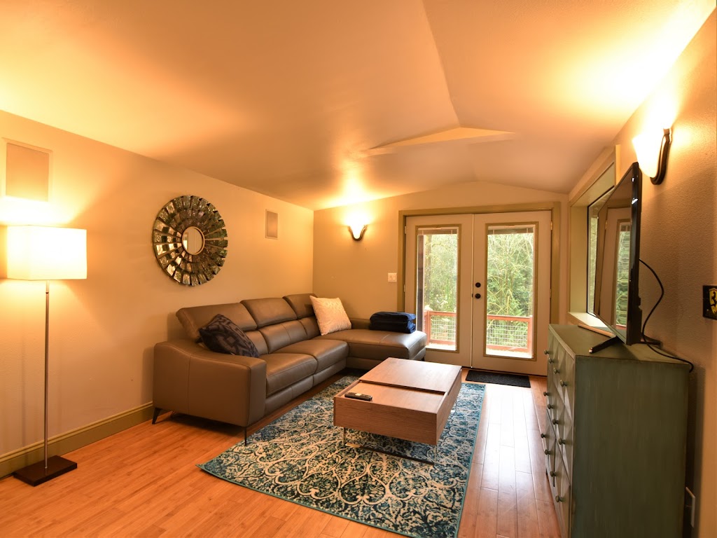 North Bend Escapes Rivers Edge Retreat | 5600 329th Ave SE, Fall City, WA 98024, USA | Phone: (206) 486-0731