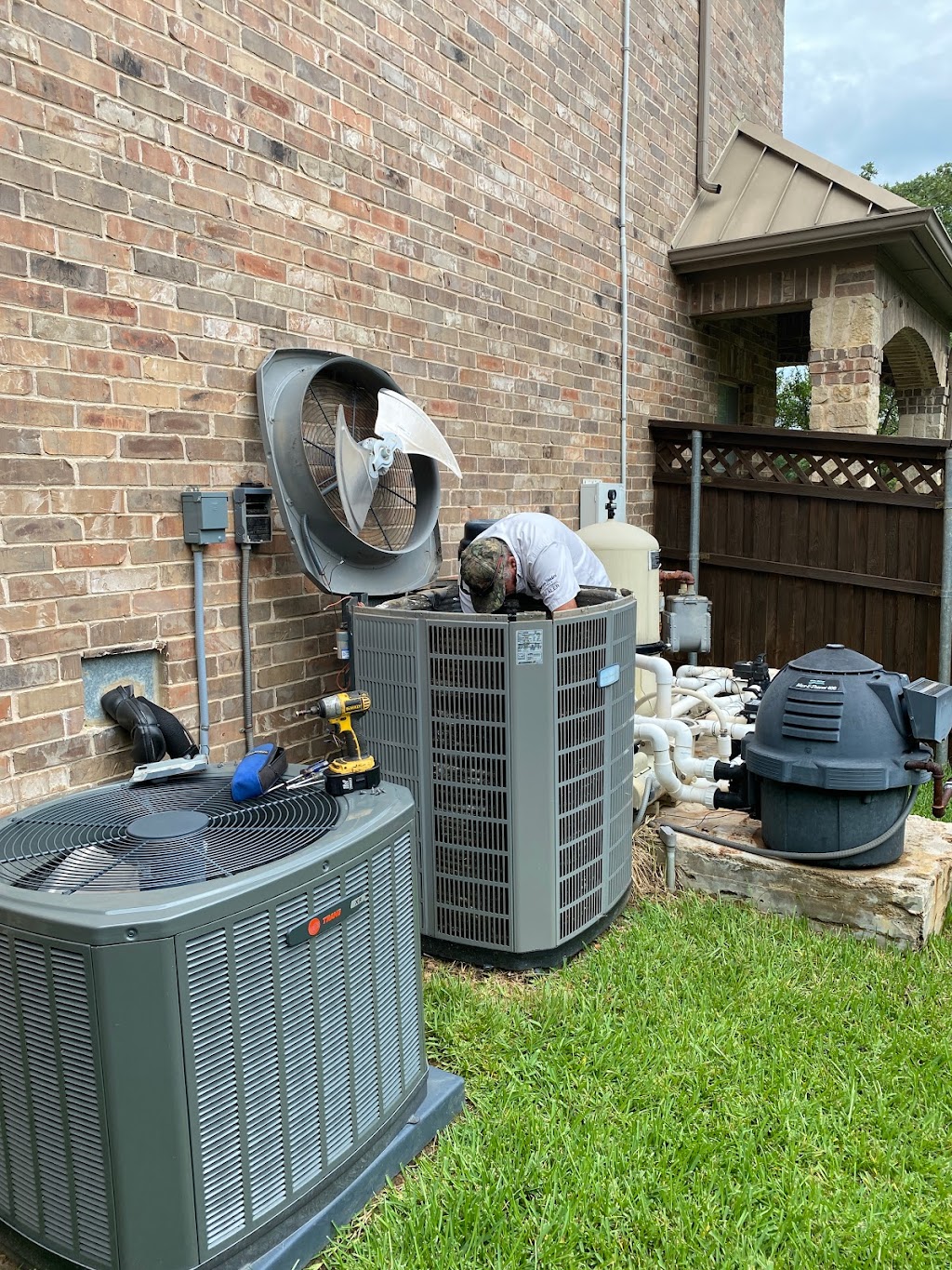 Vaughn AC Heating & Plumbing Service | Oakwood Cir, Denton, TX 76208, USA | Phone: (214) 986-2111