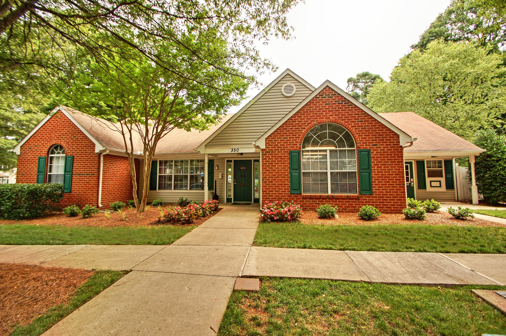 Parkview Apartments | 350 Commerce Centre Dr, Huntersville, NC 28078 | Phone: (704) 272-2522