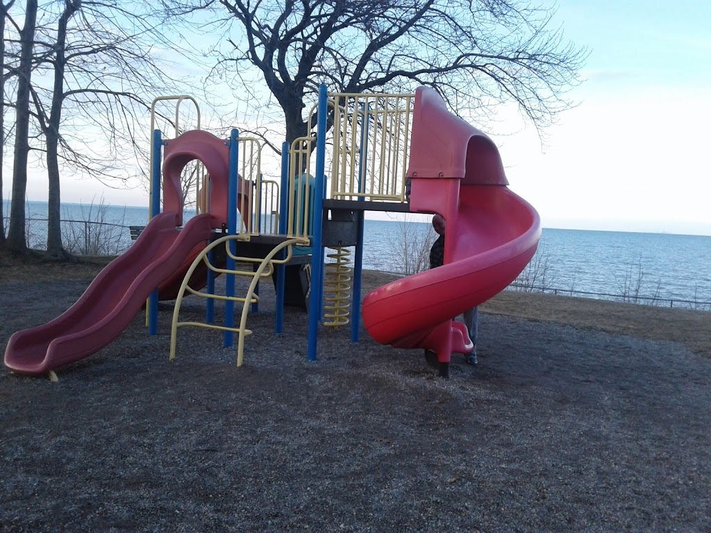 Murray Street Park | 66 Lakeside Dr, Grimsby, ON L3M 2L1, Canada | Phone: (905) 945-1288