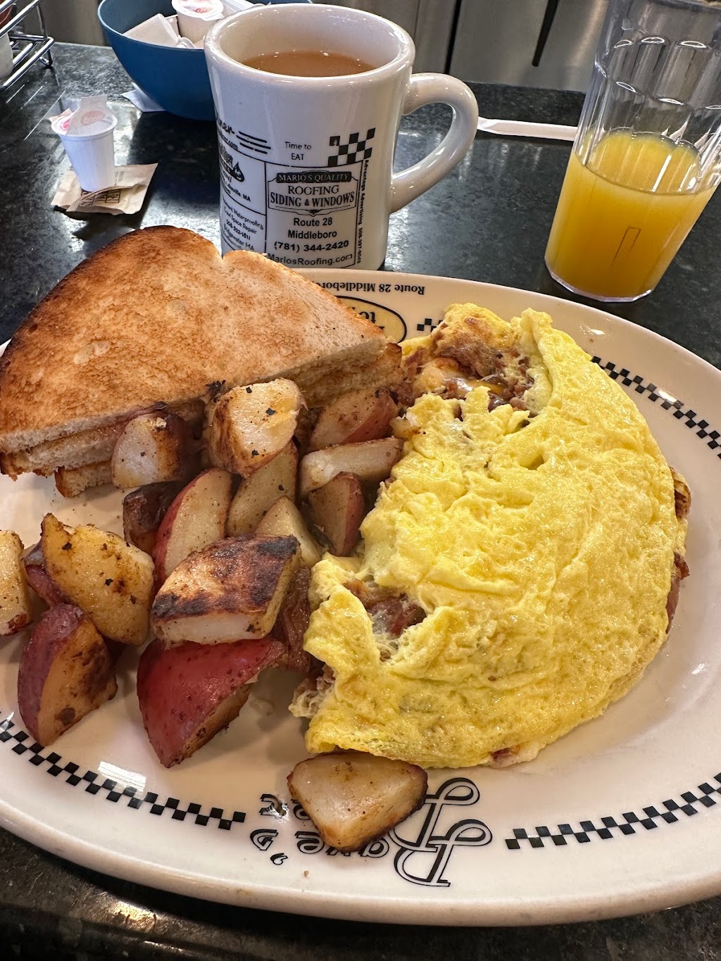 Daves Diner | 390 W Grove St, Middleborough, MA 02346, USA | Phone: (508) 923-4755