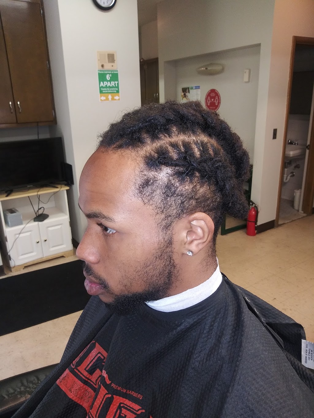 Seabes Barbershop | 22910 Lahser Rd, Southfield, MI 48033, USA | Phone: (248) 910-3933