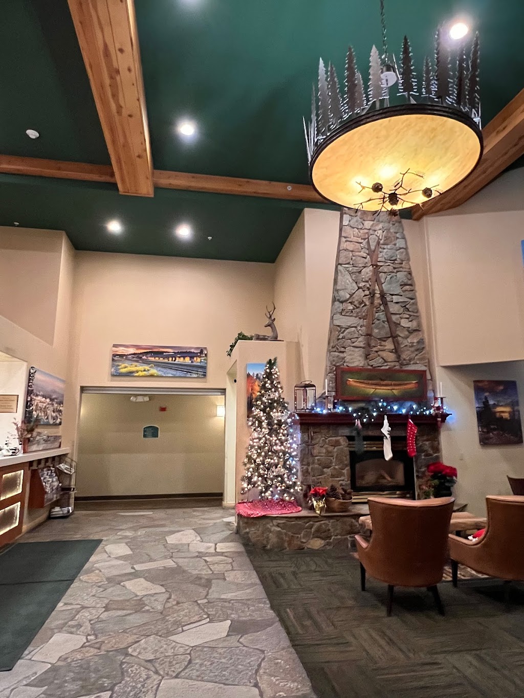 Truckee Donner Lodge | 10527 Cold Stream Rd, Truckee, CA 96161, USA | Phone: (530) 582-9999