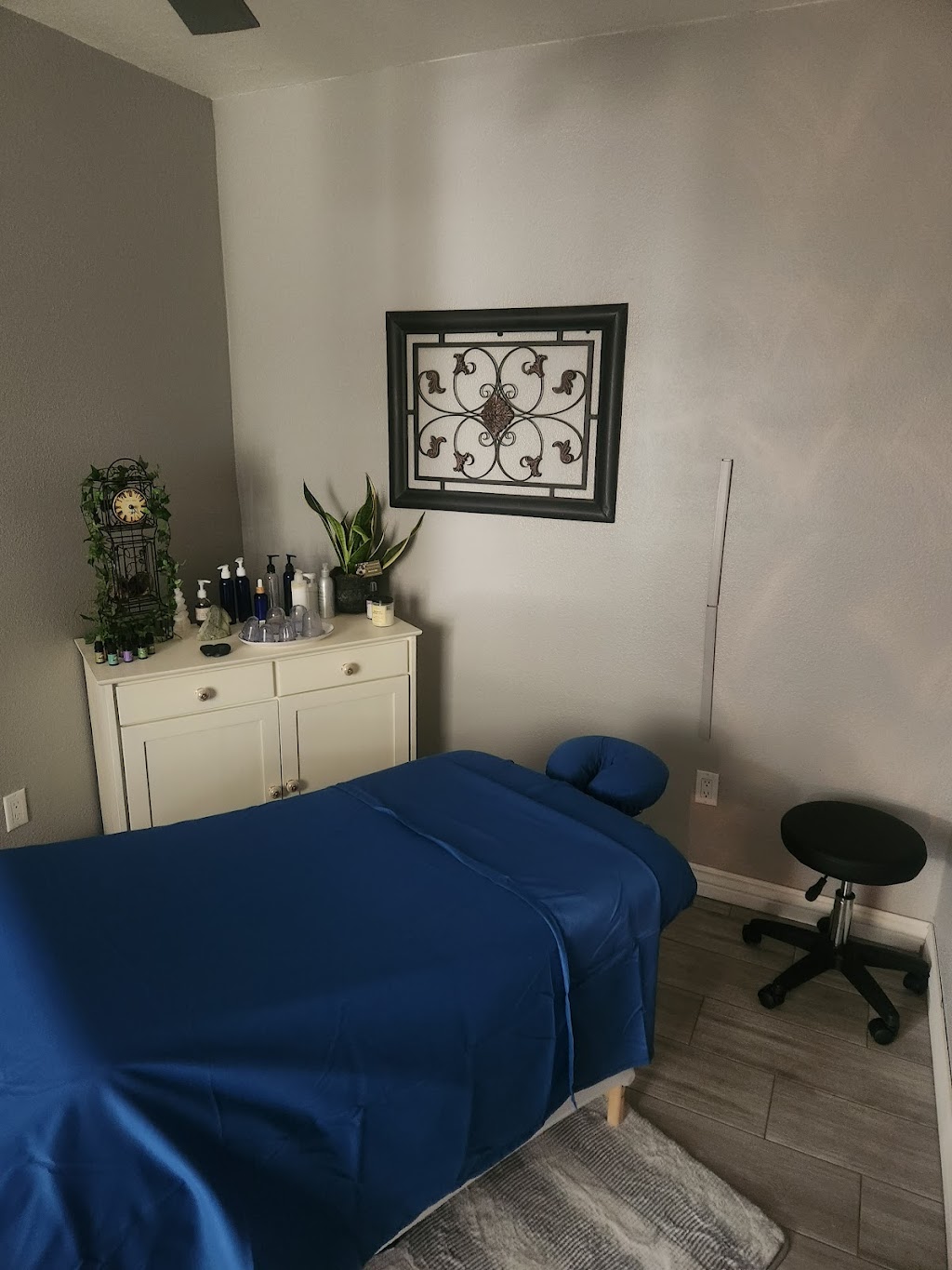 ANAS THERAPEUTIC MASSAGE | 4254 N Brown Ave, Scottsdale, AZ 85251, USA | Phone: (623) 210-2898